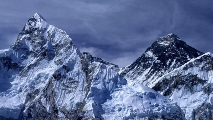 La sorprendente razón por la que el Everest crece 2 milímetros al año