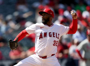 Amir Garrett lanzará con las Águilas Cibaeñas