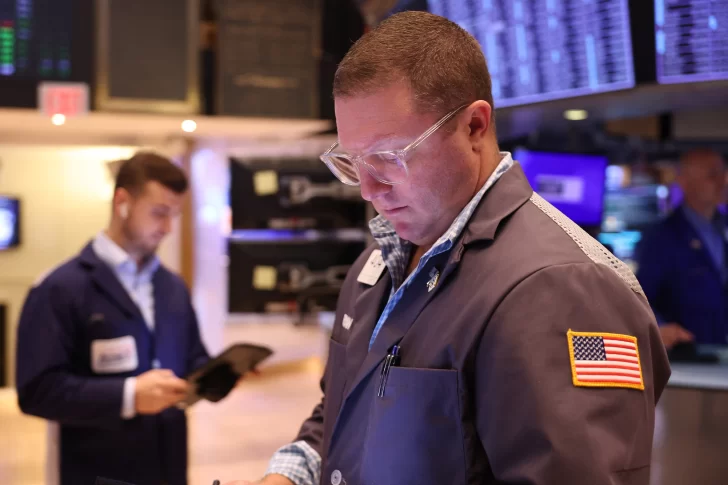 La bolsa de Nueva York cierra mixto antes de cifras de empleo en EEUU