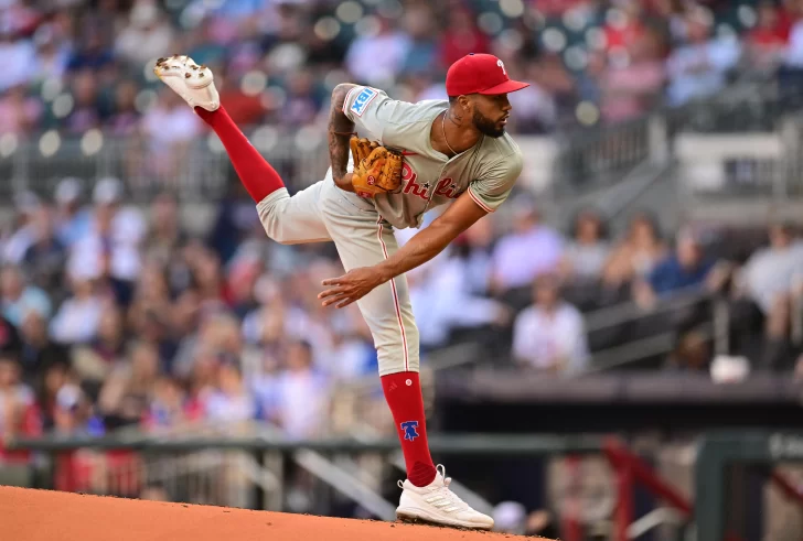 Cristopher Sánchez domina en noche histórica para los Cachorros