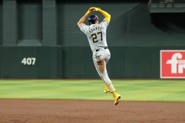 Dos jonrones de Willy Adames, con 'grand slam' incluido, lideran la paliza de Milwaukee