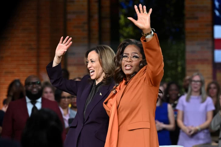 Harris y Oprah celebran mitin electoral repleto de estrellas