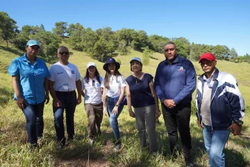 Voluntarios de Banco Popular siembran 4,300 árboles en Plan Sierra