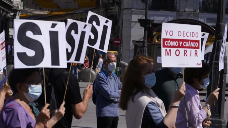 El derecho a una muerte digna regresa a la agenda política chilena: entre el apoyo ciudadano y la controversia