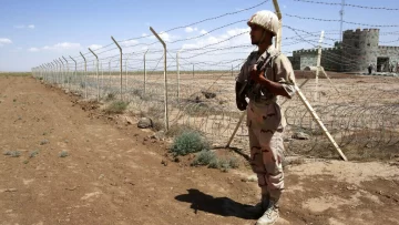 Irán construye un muro en su frontera con Afganistán contra la inmigración clandestina y el narco