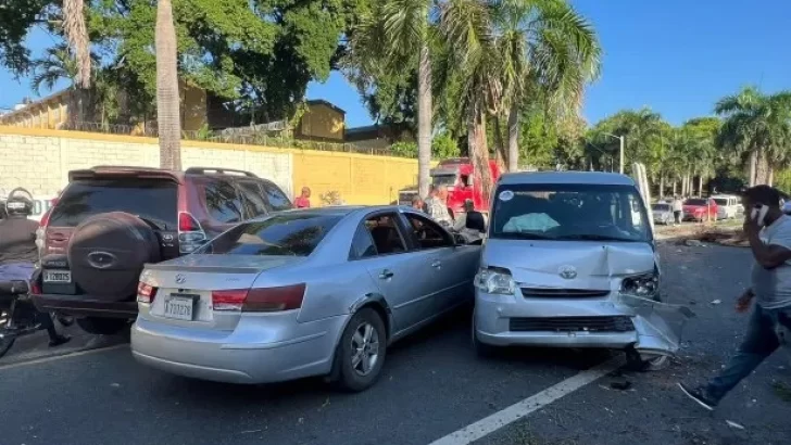 Accidente de tránsito en Villa Duarte deja un muerto y un herido