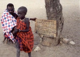 Aprendiendo-el-alfabeto-maasai