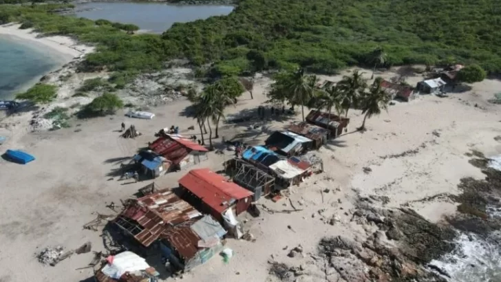 Autoridades destruyen casuchas levantadas en zonas protegidas y apresan a 35 haitianos