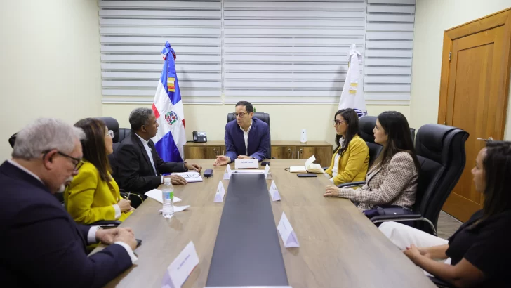 Administración Pública conversa con la Asociación Dominicana de Rectores de Universidades sobre la fusión Mescyt-Minerd