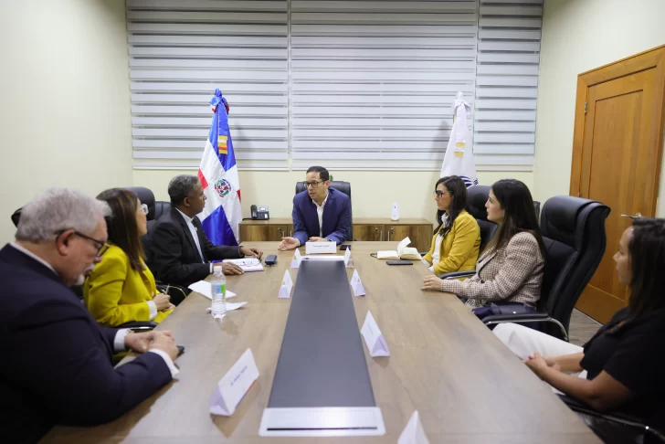 Administración Pública conversa con la Asociación Dominicana de Rectores de Universidades sobre la fusión Mescyt-Minerd