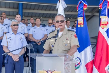 Ministro de Defensa designa y rota a siete generales