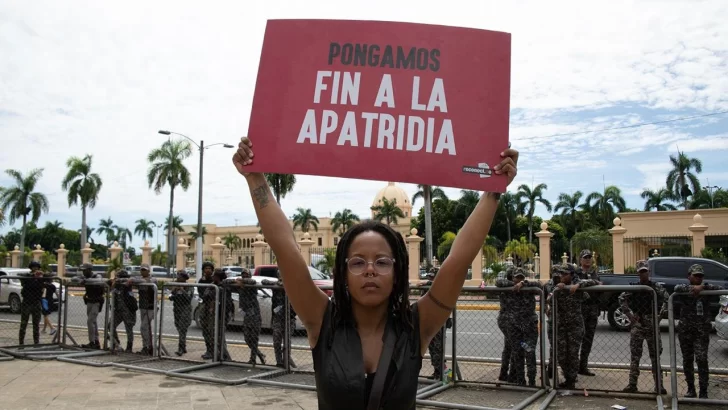 Protestan frente al Palacio contra la desnacionalización de hace 11 años