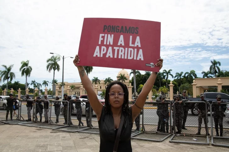 Protestan frente al Palacio contra la desnacionalización de hace 11 años