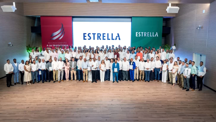 Grupo Estrella reconoce a colaboradores por años de servicio