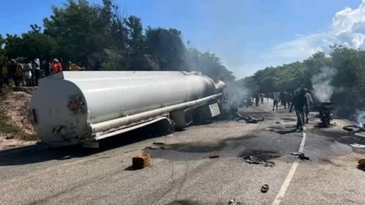 Al menos 16 muertos en explosión de un camión cisterna en Haití