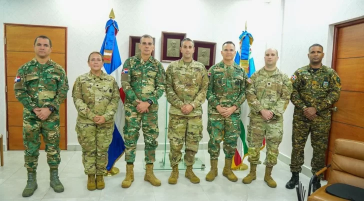 Comandantes militares de R.D y EE.UU dialogan sobre entrenamientos conjuntos y cooperación