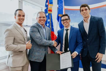 Firman acuerdo para exportar educación financiera de alto nivel desde RD para el mundo hispano