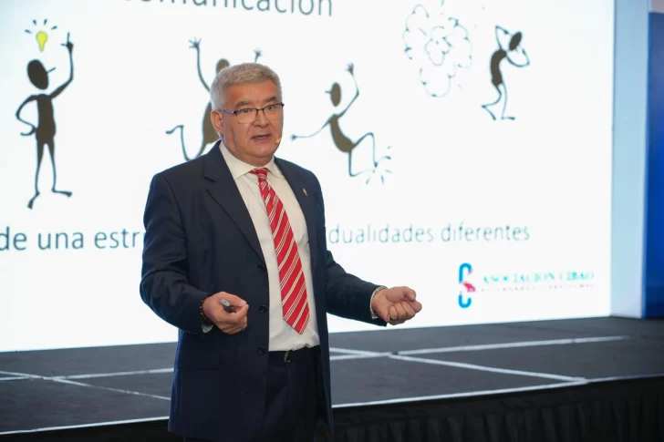 Experto llama a la comunidad periodística a elevar el valor de la ética y la credibilidad