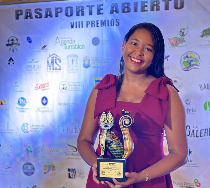 Karla Alcántara, de Acento, gana premio Pasaporte Abierto 2024