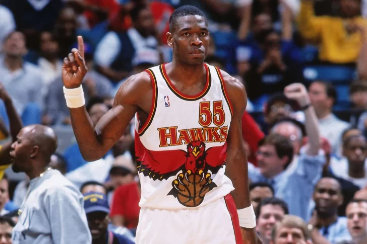 Muere Dikembe Mutombo de cáncer cerebral