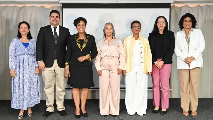 Ministerio de la Mujer auspicia seminario sobre salud mental y cuidados