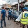 Retiran chatarras que ocupaban espacios públicos en Ensanche La Paz y Honduras