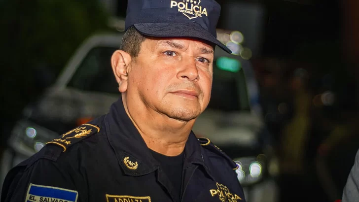 El director de la policía de El Salvador, líder de la guerra antipandillas, muere en un accidente