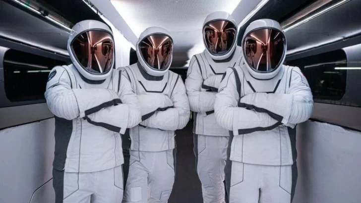Polaris Dawn: la 'arriesgada' misión privada que busca realizar la caminata espacial más alejada de la Tierra en 50 años
