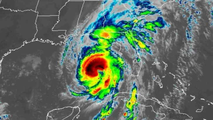 Helene se acerca como huracán de categoría 4 a la costa de Florida, donde tocará tierra con vientos y marejadas 'catastróficos'