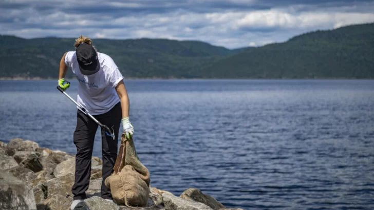 Rastreando plásticos en una de las joyas protegidas de Canadá