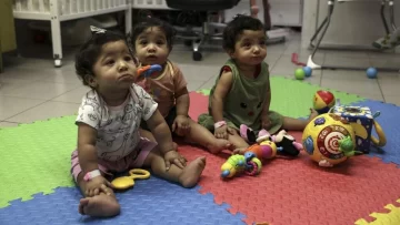 Najwa, Najma y Nour, las trillizas separadas al nacer en Israel de su madre gazatí