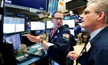 Wall Street termina a la baja lastrada por tecnológicas