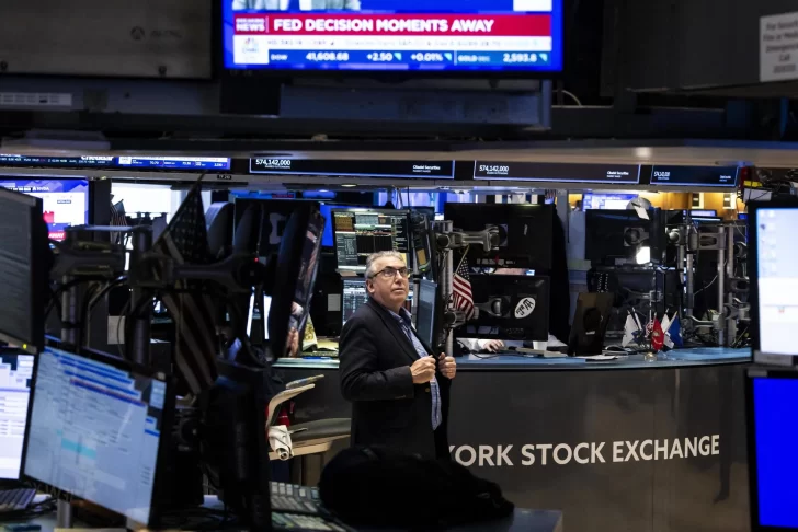 Wall Street cierra al alza, con récord para Dow Jones y S&P 500