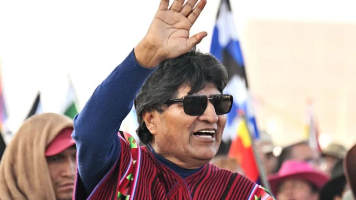 El expresidente de Bolivia Evo Morales denuncia un ataque contra el vehículo en el que viajaba