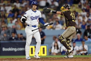 Padres y Filis ganan y empatan sus series en playoffs del béisbol de Grandes Ligas