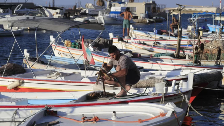 En Líbano, los pescadores de Saida desesperados desde la evacuación del litoral