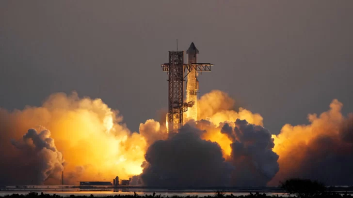 SpaceX atrapa con éxito el cohete Starship con sus brazos Mechazilla