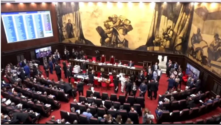 Reducen a 170 los diputados y aprueban que el CNM elija al procurador