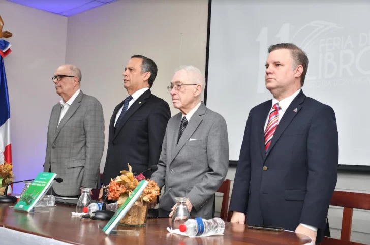 Apertura-de-la-Feria-el-Libro-de-Historia-Dominicana-2024.-728x482