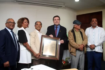 CDP otorga membresía de honor a Armando Rodríguez, gerente general de Seaboard