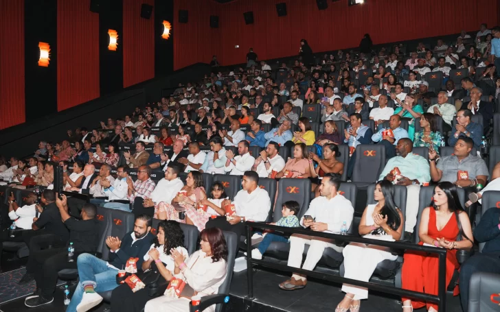 Caribbean-Cinemas-abre-sus-puertas-en-San-Francisco-de-Macoris2-728x455