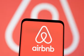 Airbnb gana 2.187 millones hasta octubre, un 57 % menos interanual