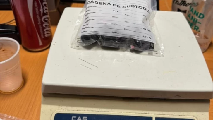 Arrestan extranjero con 17 bolsitas de cocaína en estómago y ropa interior