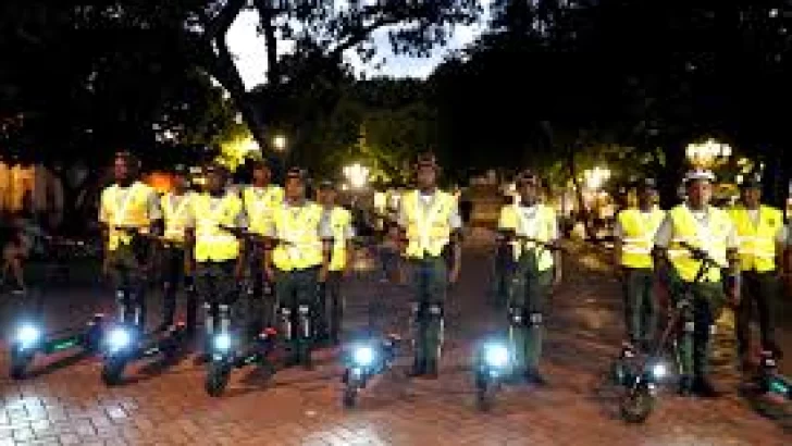 Digesett envía agentes en patinetas eléctricas a Ciudad Colonial para agilizar tránsito