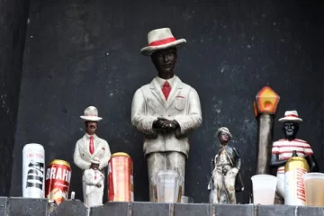 Espacio-dedicado-a-la-devocion-al-Malandro-en-Lapa-Rio-de-Janeiro