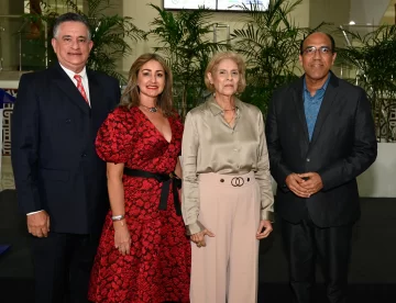 Fernando-Baez-Guerrero-Nancy-Tavarez-de-Baez-Ingrid-Gonzalez-Rodriguez-y-Cesar-Payamps.-728x557