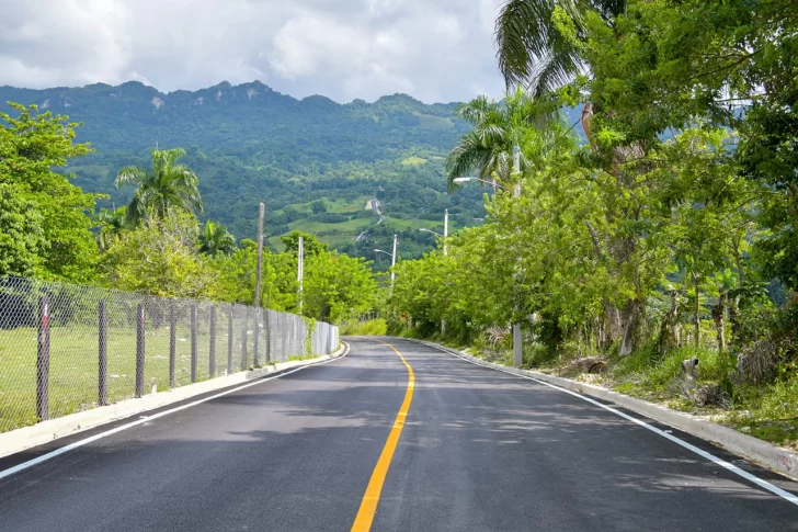 Inauguran carretera Gurabito de Yaroa por RD$ 1,000 millones