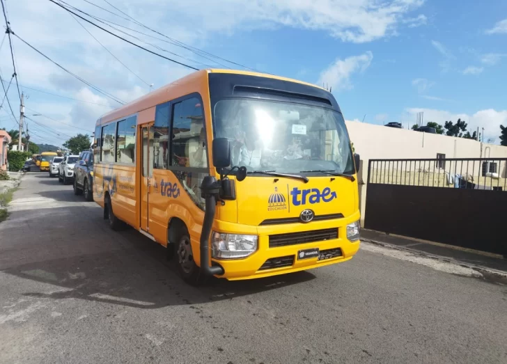 Minerd declara desierta licitación para transporte escolar