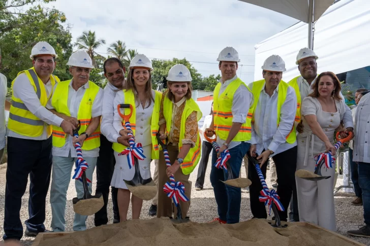 Inician construcción de Unidad Traumatológica de hospital en Valverde