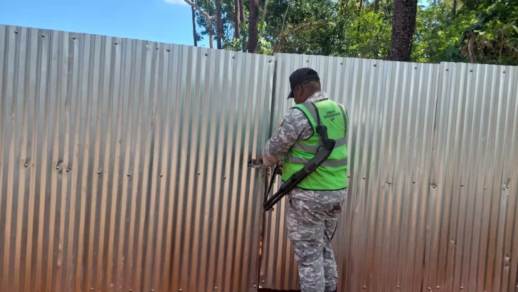 Paralizan construcción de una estación de expendios de combustibles en Jarabacoa